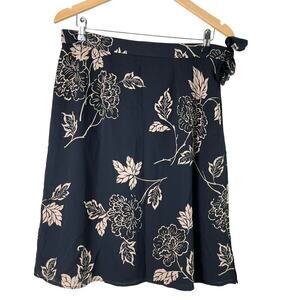 Talbots 100% Silk Floral Print Skirt Side Zip and Tie Black Cream, Size 14P